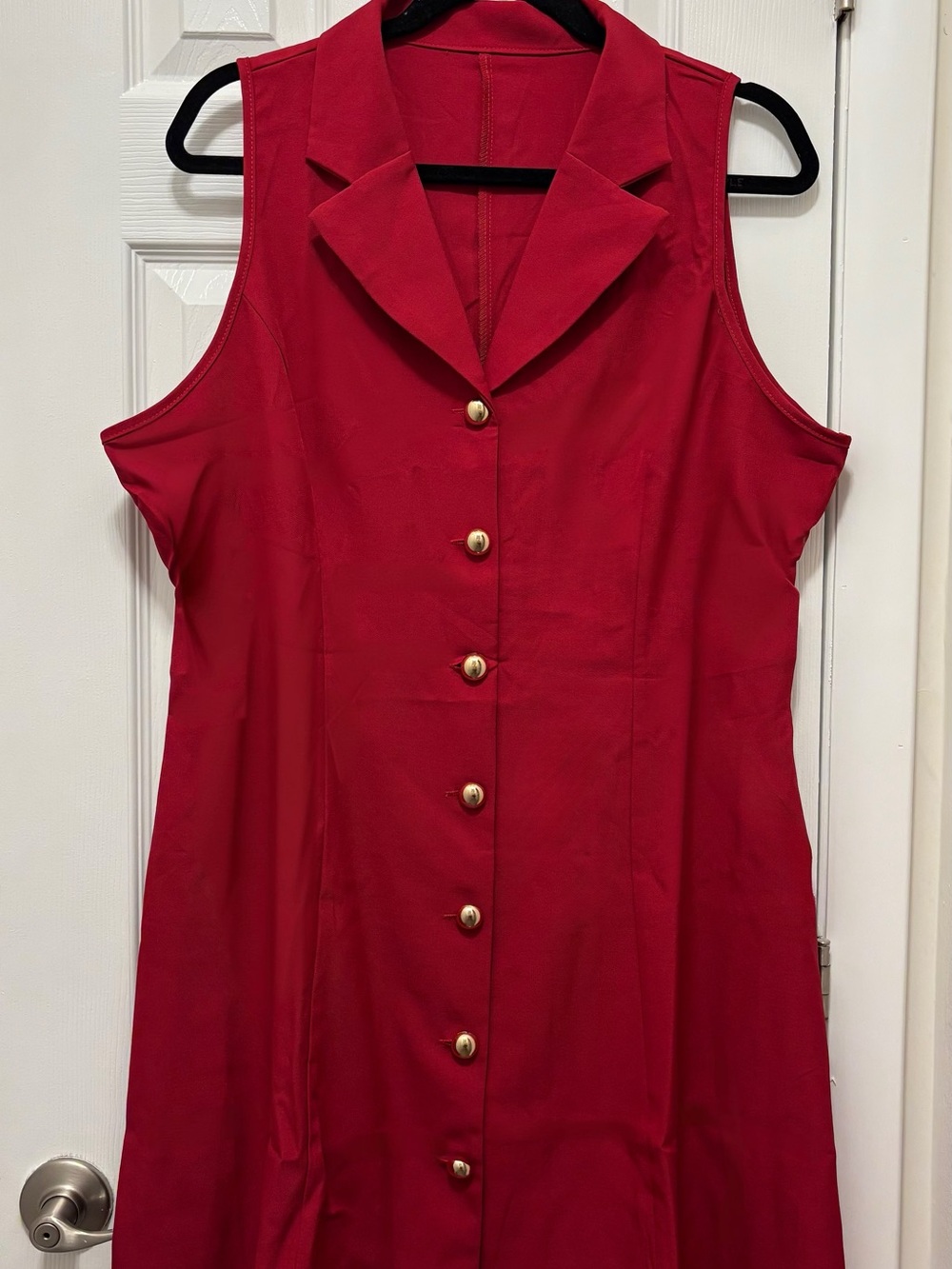 Vintage Red Sleeveless Midi Dress with Gold Buttons and Notch Collar